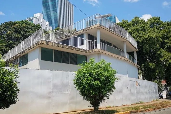 Venta de casa con terreno en Punta Paitilla, Panamá