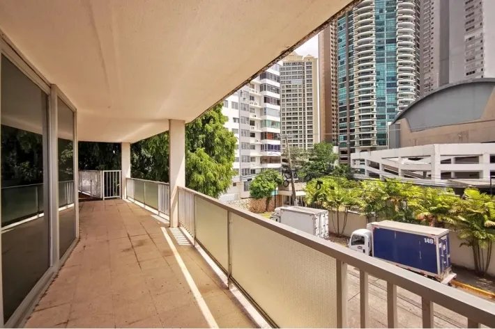 Venta de casa con terreno en Punta Paitilla, Panamá
