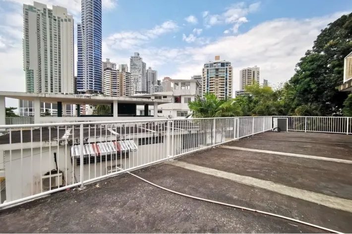 Venta de casa con terreno en Punta Paitilla, Panamá