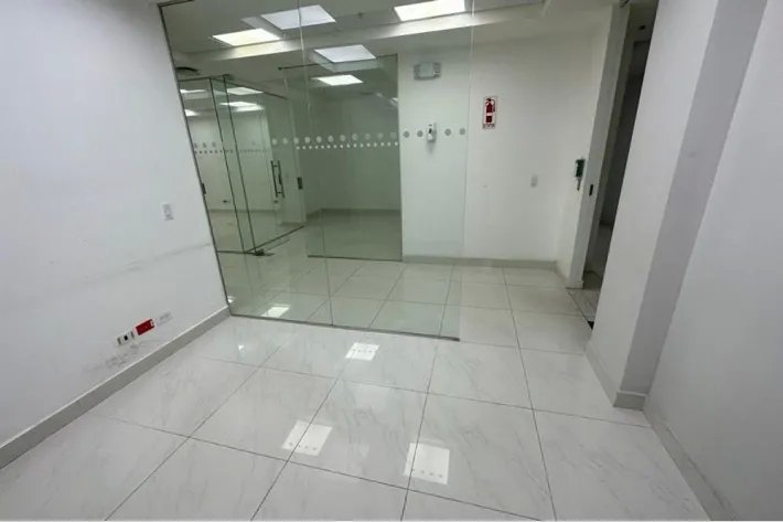 Alquiler de local comercial en Hi Point Offices, Bella Vista