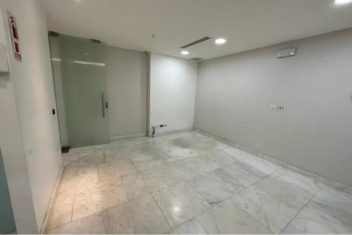Alquiler de local comercial en Hi Point Offices, Bella Vista