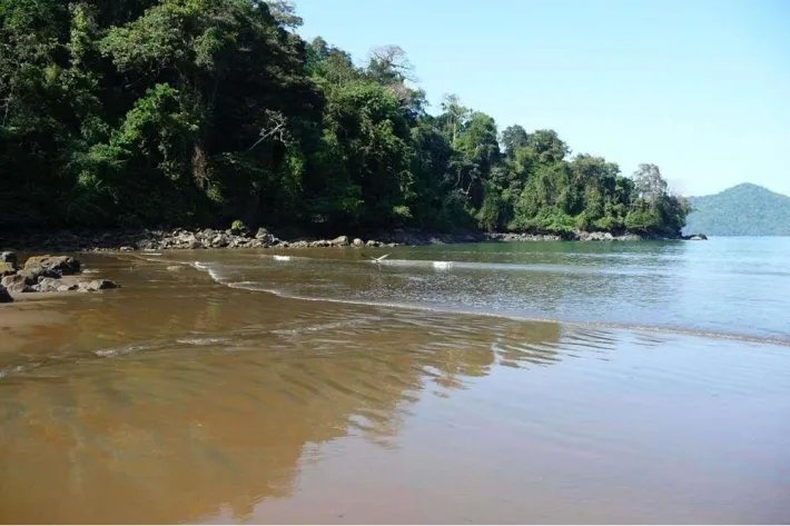 Venta de Terreno con casa de pesca en Puerto Piña, Darién