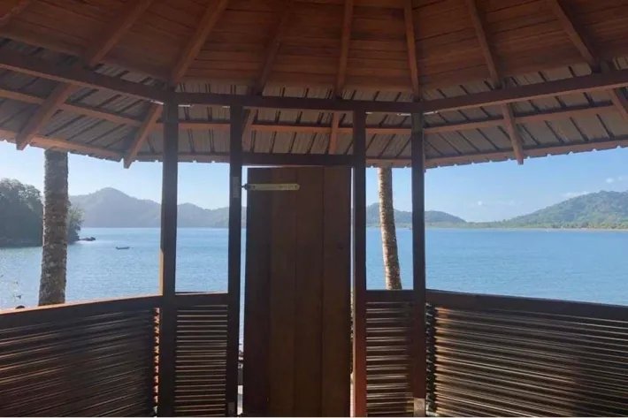 Venta de Terreno con casa de pesca en Puerto Piña, Darién