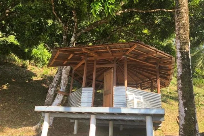 Venta de Terreno con casa de pesca en Puerto Piña, Darién