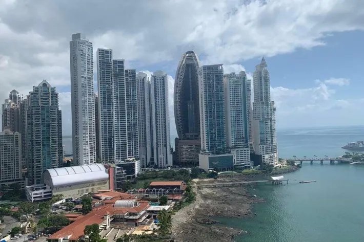 For sale apartment in Ocean Front Penthouses, Paitilla