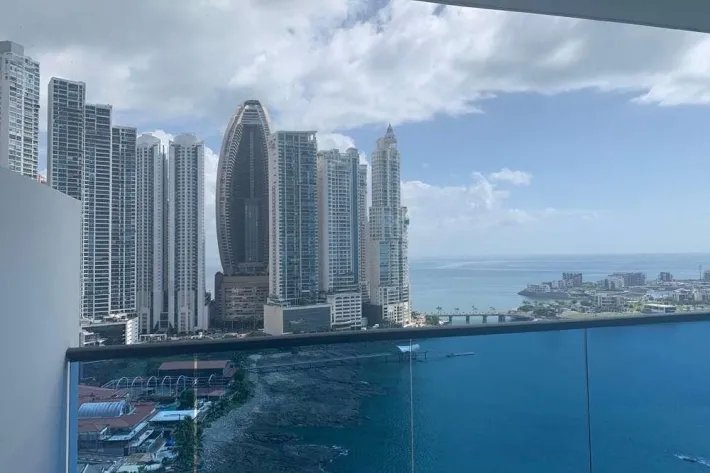 For sale apartment in Ocean Front Penthouses, Paitilla