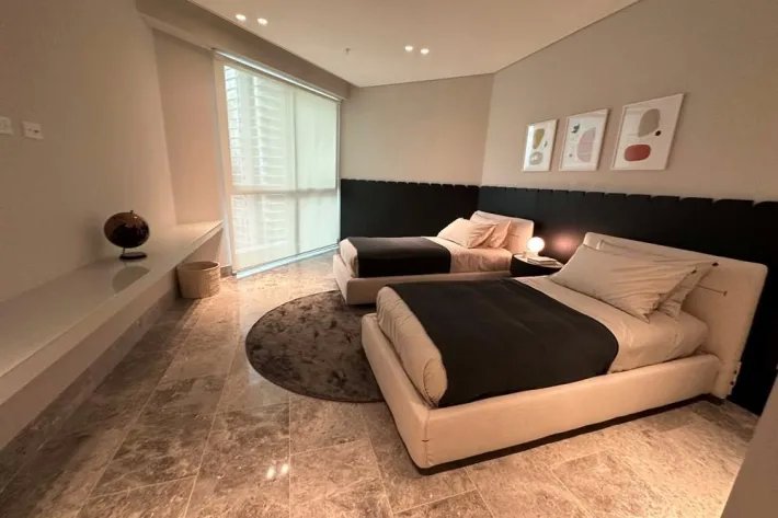 Apartment for sale in Pacific Point Tower 400