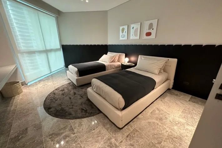 Apartment for sale in Pacific Point Tower 400