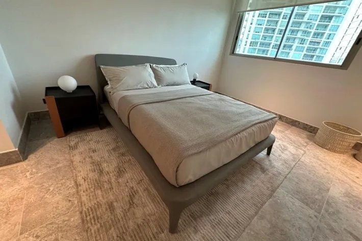 Apartment for sale in Pacific Point Tower 400