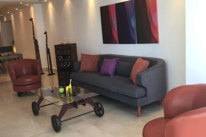 Venta de apartamento con vista al mar en Avenida Balboa