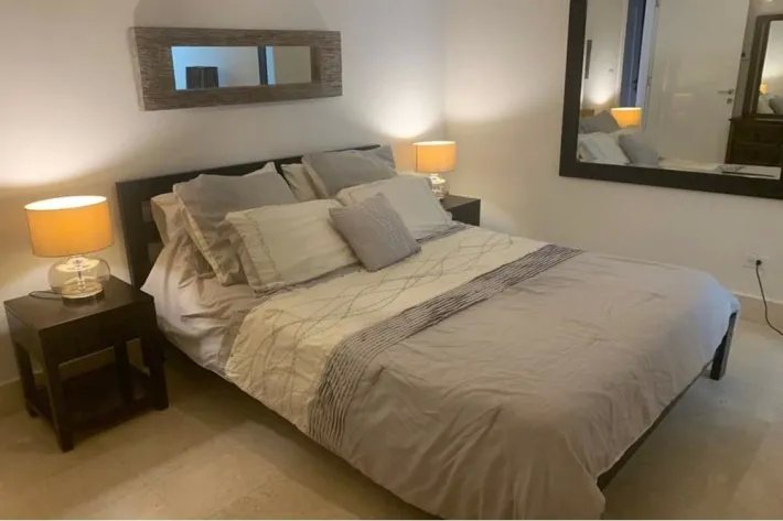 Venta de apartamento con vista al mar en Avenida Balboa