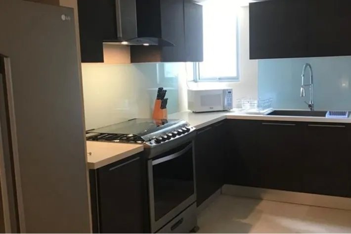 Venta de apartamento con vista al mar en Avenida Balboa