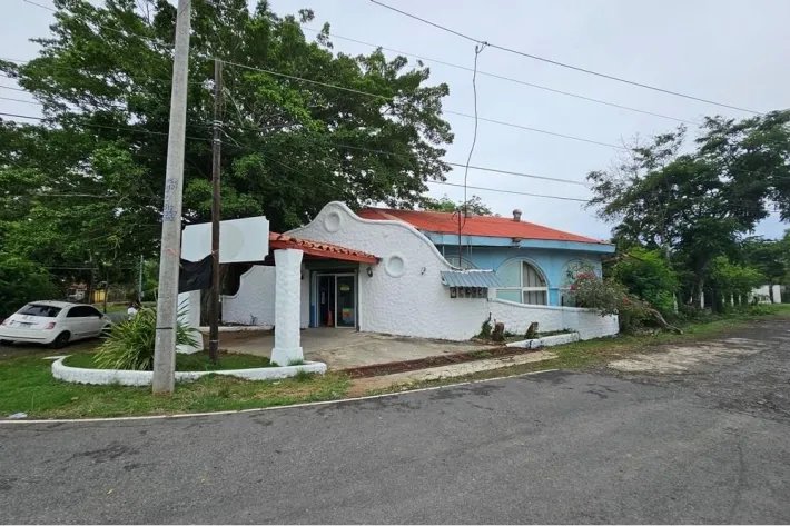 Venta de local comercial y terreno en Veracruz