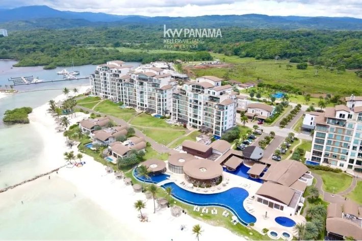 Pre-venta de apartamento en Playa Escondida Resort  Marina, Colón