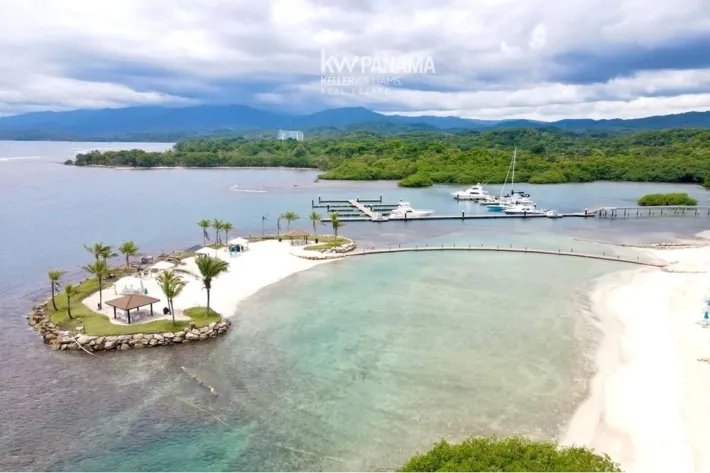 Pre-sale of apartments in Playa Escondida Resort  Marina, Colon