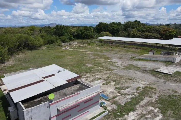 Venta de terreno y estructura en El Coco, Penonomé