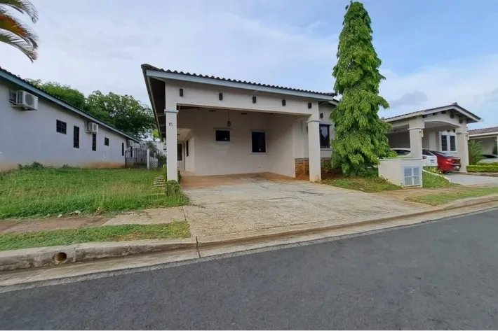 Se vende casa en Residencial Summer Hills, Puerto Caimito, La Chorrera