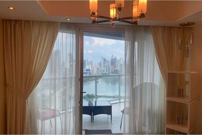 Alquiler de apartamento amoblado en Avenida Balboa