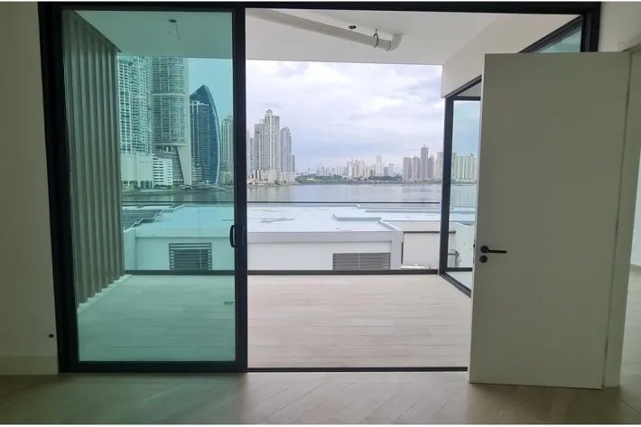 Se vende apartamento en Ocean Villas, Ocean Reef, Punta Pacífica
