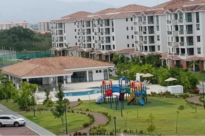 Venta de apartamento en PH Costa Mare, Costa Sur