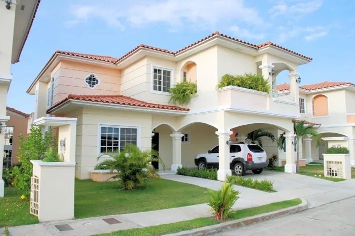 Se vende casa en Villa Valencia, Costa Sur