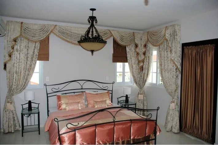 Se vende casa en Villa Valencia, Costa Sur