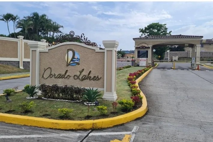 Se alquila casa duplex en Dorado Lakes, Condado del Rey