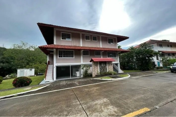 House for sale in Albrook, Panama