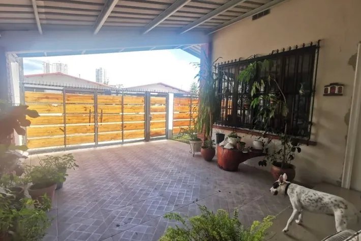 Casa en venta en Chanis, Panamá
