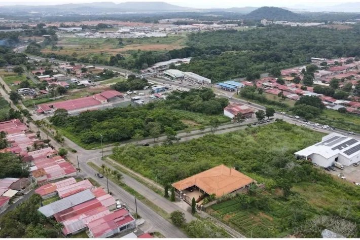 Se vende terreno en La Chorrera, al lado de Anclas Mall