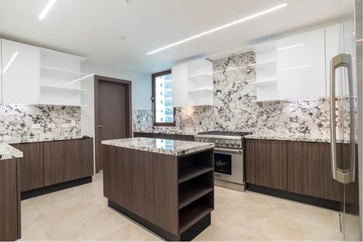 Venta de apartamento en The Colonial, Santa María