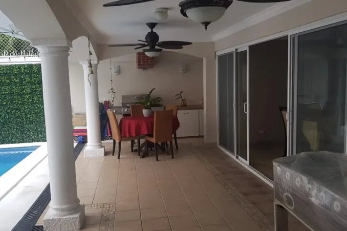 House for sale in La Alameda, Betania