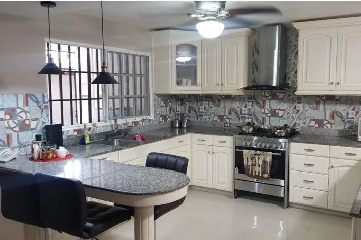 House for sale in La Alameda, Betania