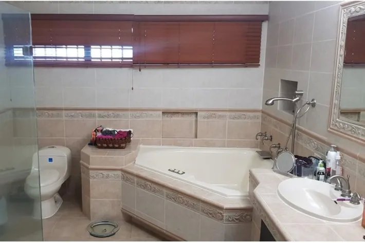 House for sale in La Alameda, Betania