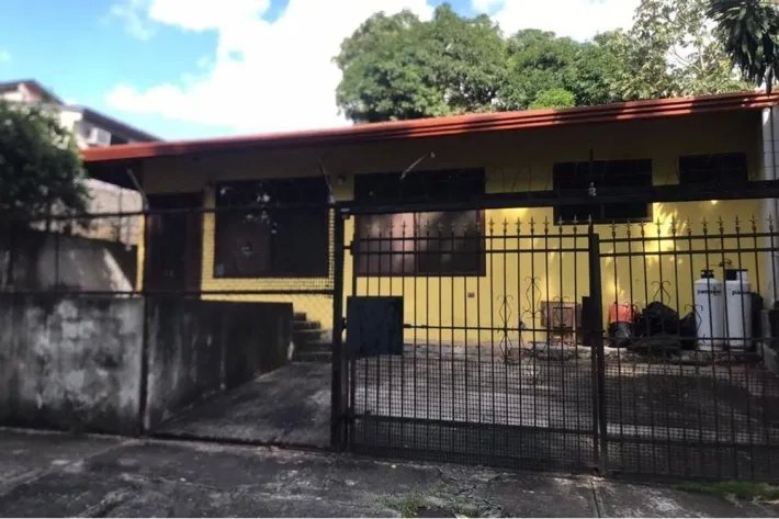 Venta de casa remodelada en Altos del Chase, El Dorado, Bethania.