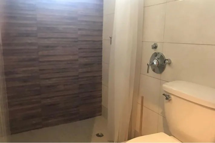 Venta de casa remodelada en Altos del Chase, El Dorado, Bethania.