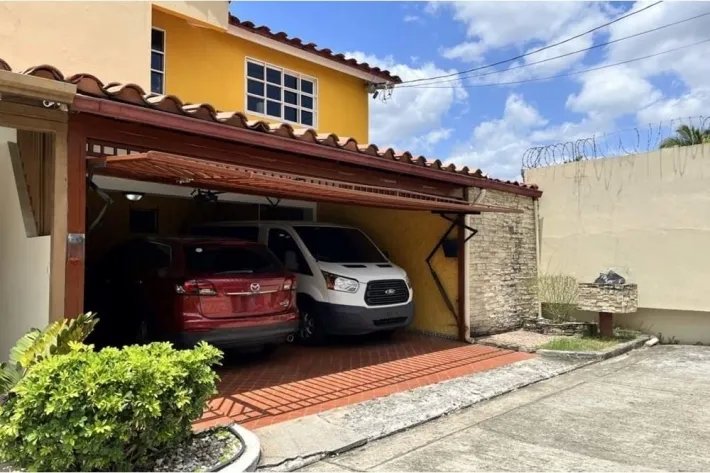 Casa en venta en Altos de Panamá