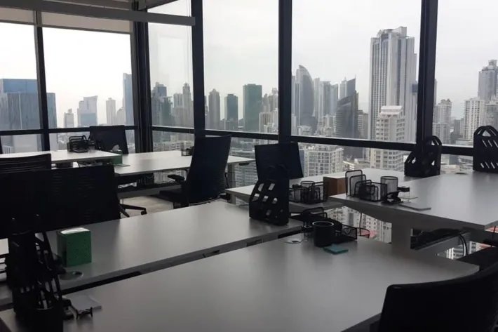 Se alquila oficina en Tower Bank, Calle 50, Ciudad de Panamá