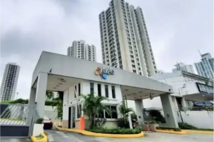 Venta de apartamento en PH Rokas, Condado del Rey