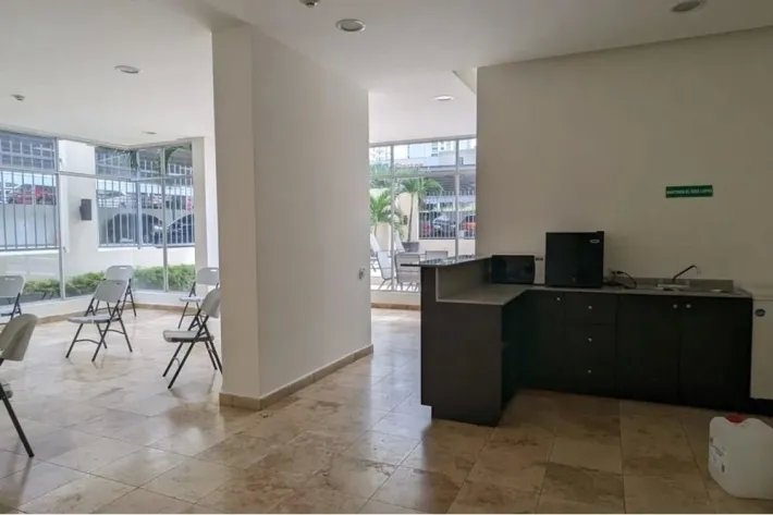 Venta de apartamento en PH Rokas, Condado del Rey