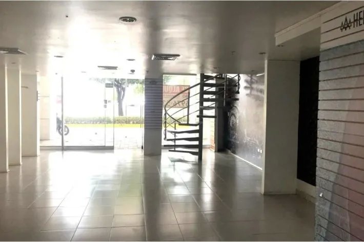 Alquiler de local comercial en Avenida Balboa, Ciudad de Panamá