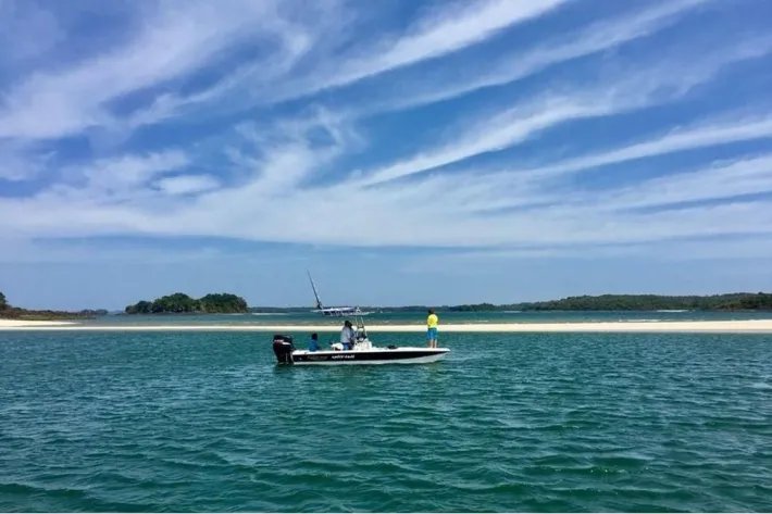 QUIROS ISLAND, A PANAMANIAN PEARL, 1.4 HECTARES (3.5 acres).