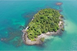 QUIROS ISLAND, A PANAMANIAN PEARL, 1.4 H...