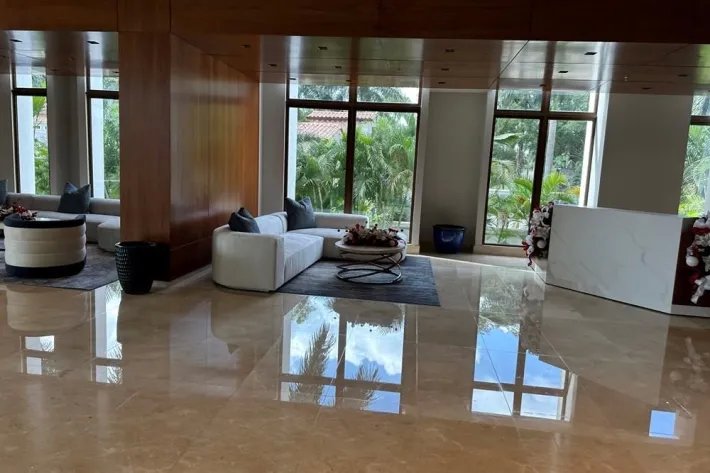 Venta de apartamento en The Colonial, Santa María