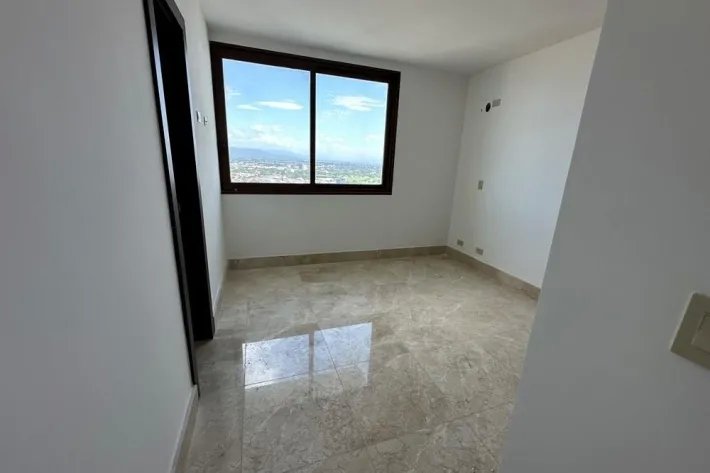 Venta de apartamento en The Colonial, Santa María