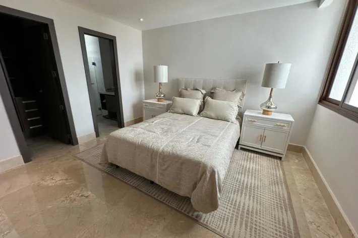Venta de apartamento en The Colonial, Santa María