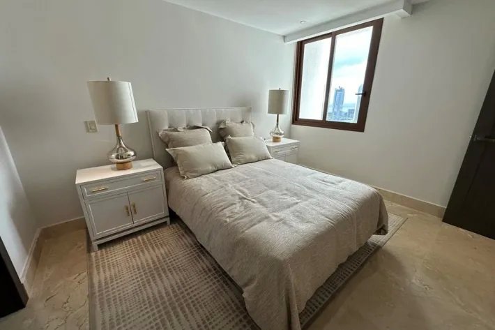 Venta de apartamento en The Colonial, Santa María