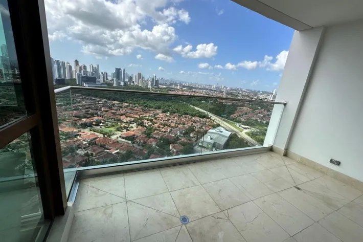 Venta de apartamento en The Colonial, Santa María