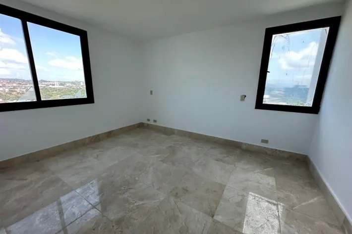 Venta de apartamento en The Colonial, Santa María