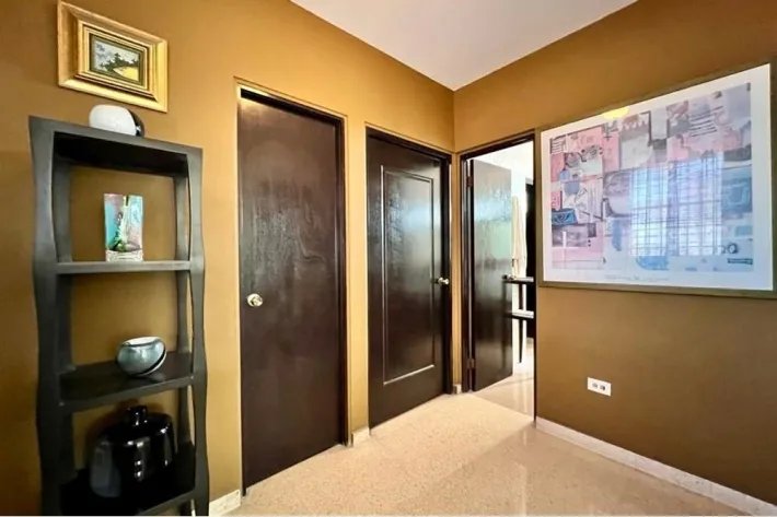 Venta de casa de 3 niveles en Hato Pintado, Panamá